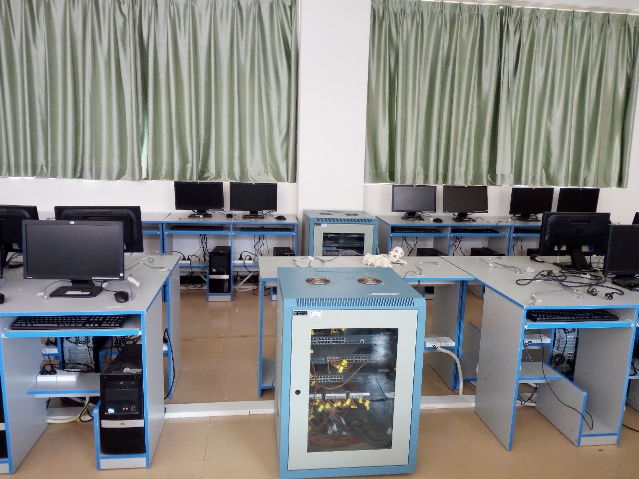 以實訓室建設為支撐的經濟信息咨詢人才培養模式探究